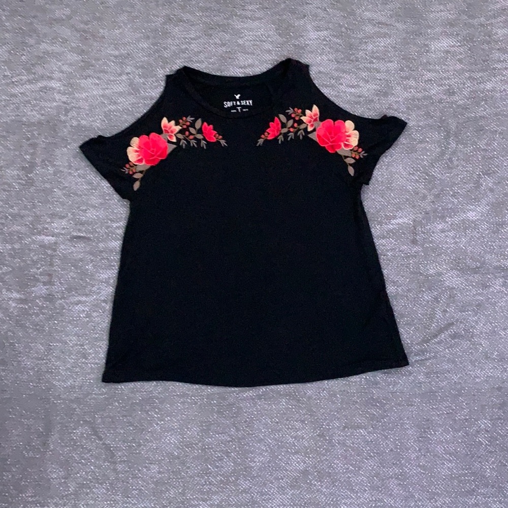 American Eagle Black Cold-Shoulder Top
